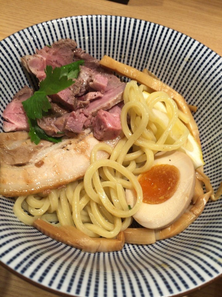 つけめん用の少し太い麺