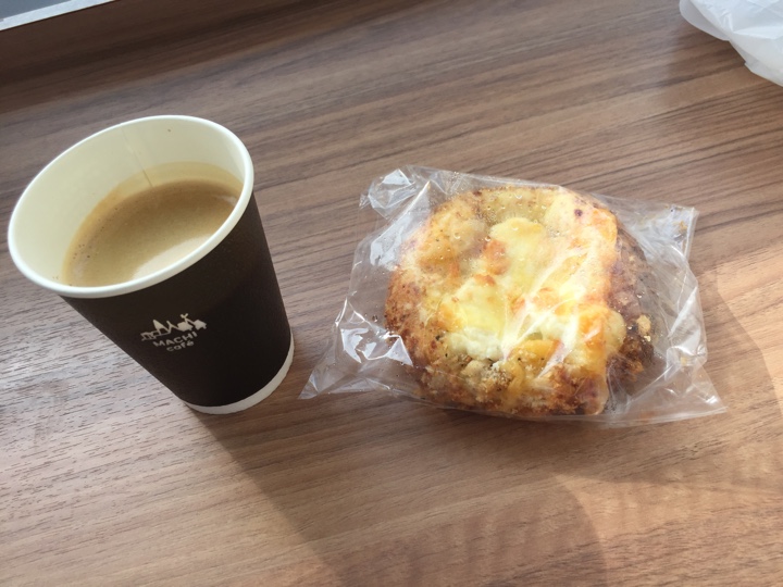 ローソン 三田四丁目店 店内調理のチーズタルタルカレーぱん