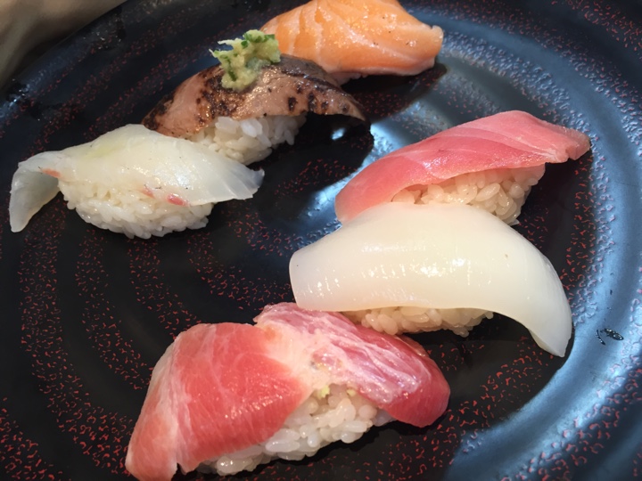 創業祭セット（大とろ、中とろ、真鯛、オーロラサーモン、炭火焼かつお、いか）