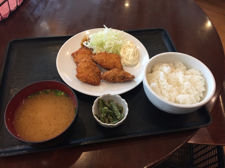 日替わり定食（標津産サーモンフライ定食）