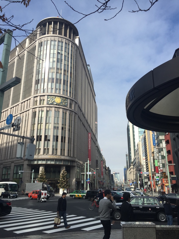 半蔵門線三越前駅前