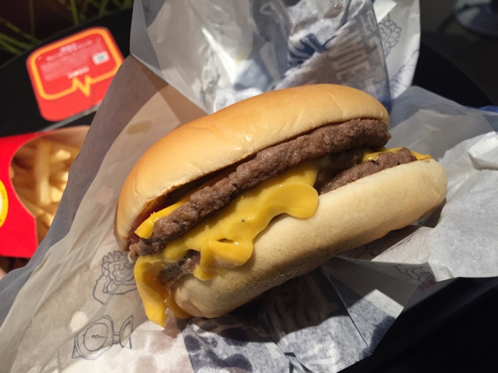 トリプルチーズバーガー