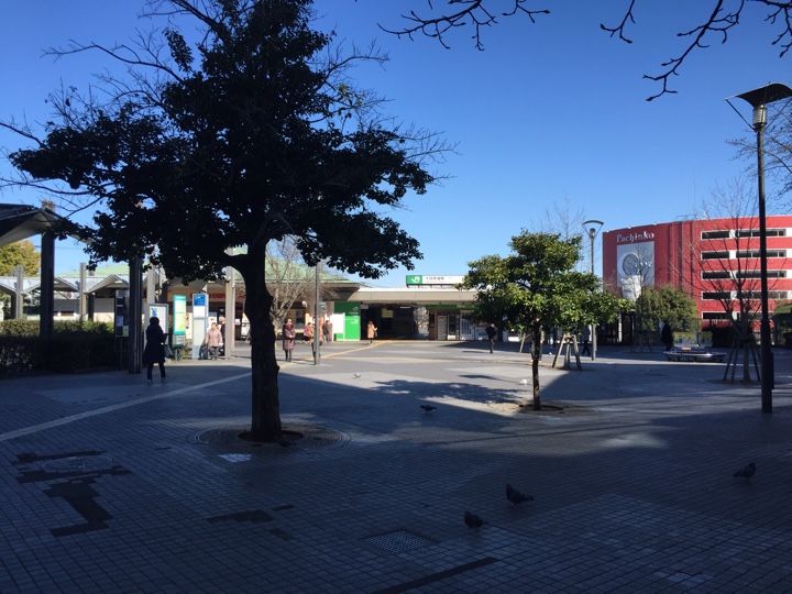 JR横浜線 十日市場駅前