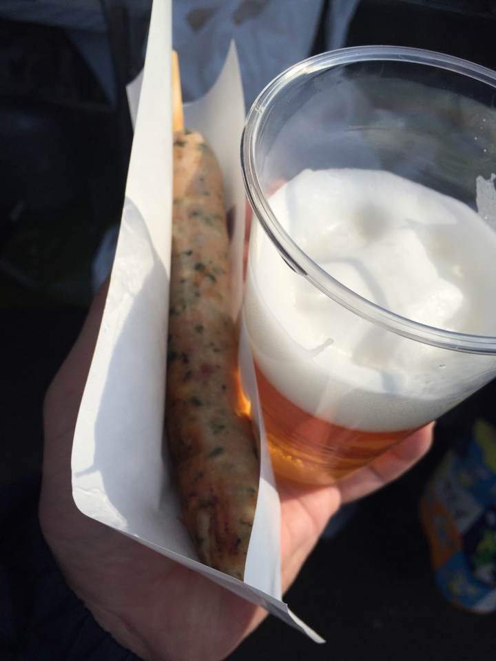 小金井公園のさくら祭 屋台 ケーニッヒのほうれん草チーズフランク