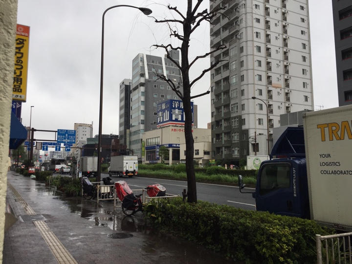都営三田線千石駅前