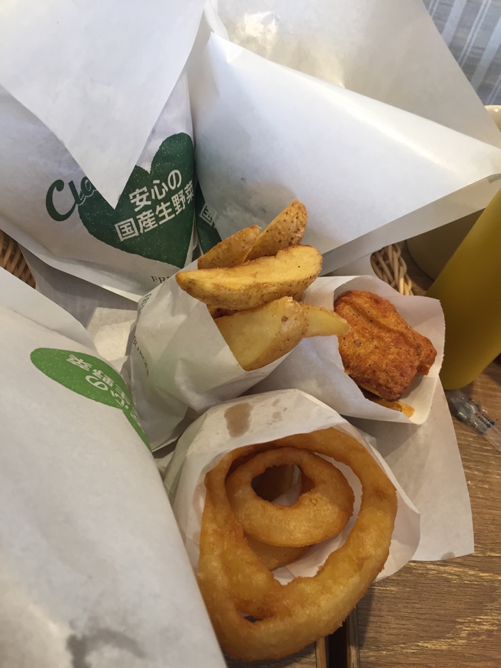 北海道産フライドポテトとフライドオニオン等