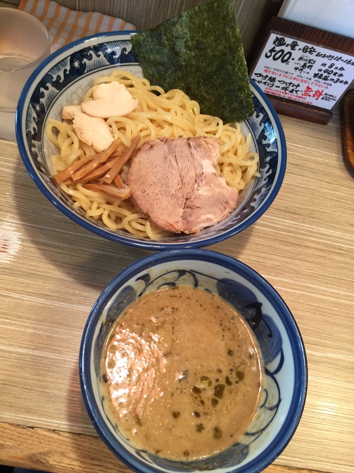 濃厚鶏魚介スープの｢つけ麺｣