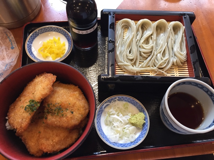 タレカツへぎそばセット