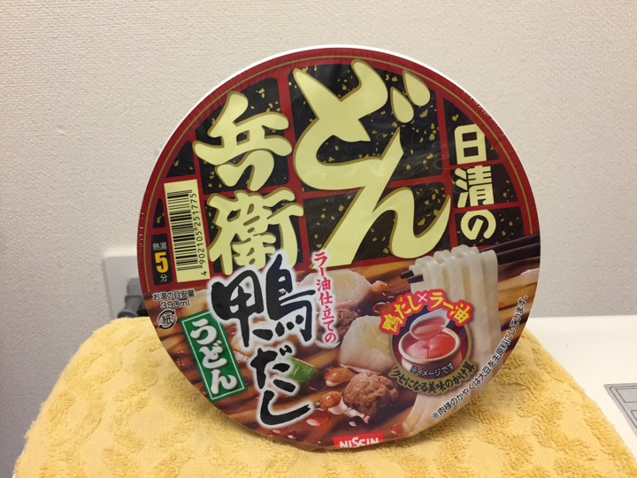 日清どん兵衛 ラー油仕立てのい鴨だしうどん