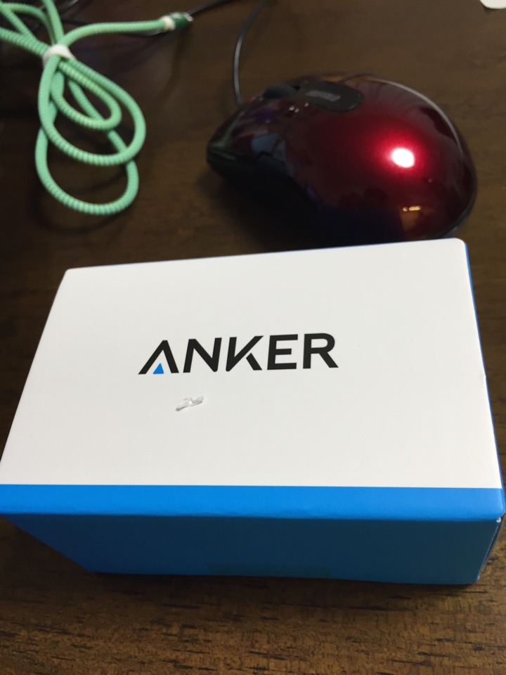 Anker PowerCore 10000 (10000mAh 最小最軽量 大容量 モバイルバッテリー) iPhone&Android対応