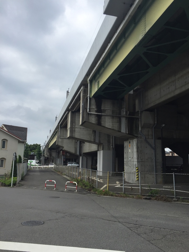 埼玉新都市交通伊奈線（ニューシャトル）の線路？の高架