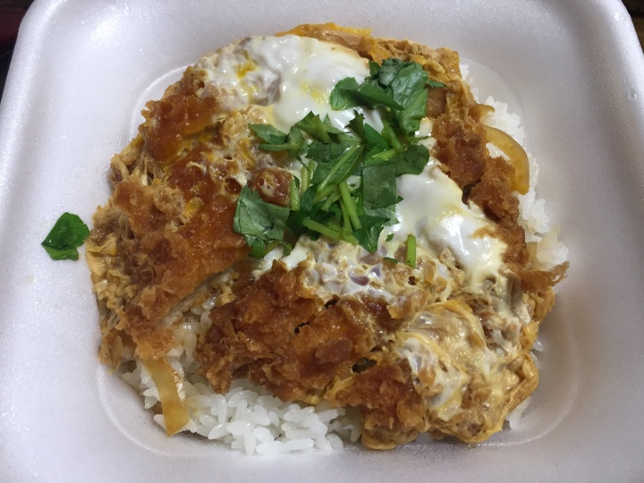 かつやのカツ丼弁当(梅)