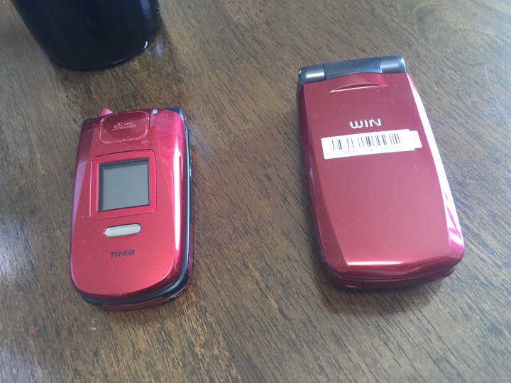 SANYOのTU-KA TS41、auのCASIO W31CA