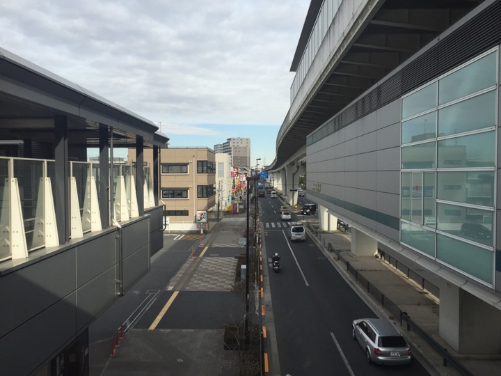 舎人ライナー 高野駅前