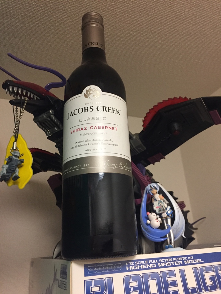 オーストラリアの赤ワイン「JACOB'S CREEK  CLASSIC SHIRAZ CABERNET（ジェイコブス・クリーク クラシック シラーズ カベルネ）2017」