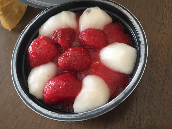 やわもちアイス Fruits ストロベリー＆チーズ
