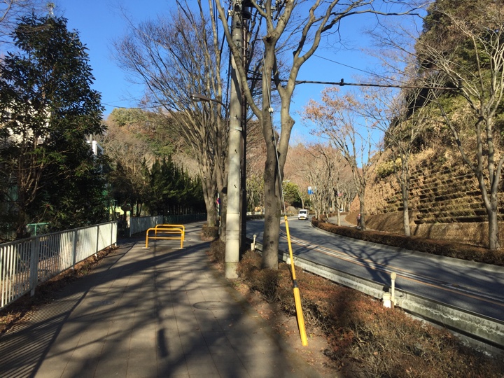 高尾駅周辺の坂道