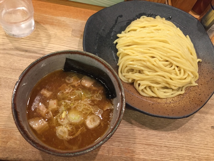 つけ麺(中盛り 330g)