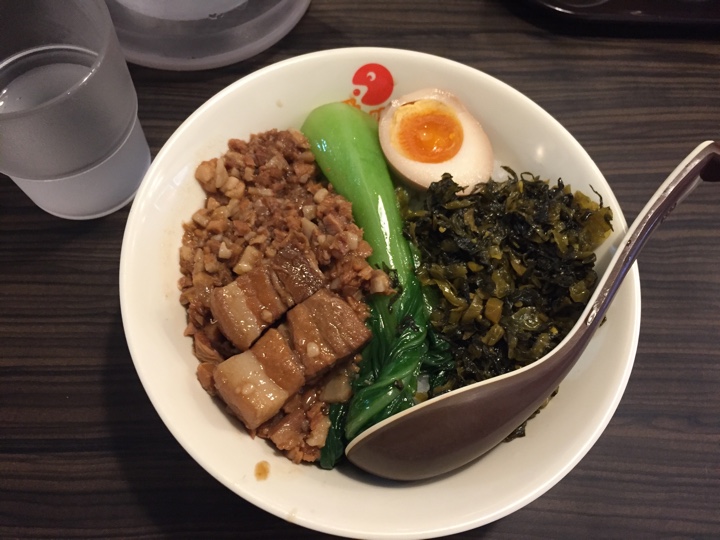 ルーローハン（魯肉飯）