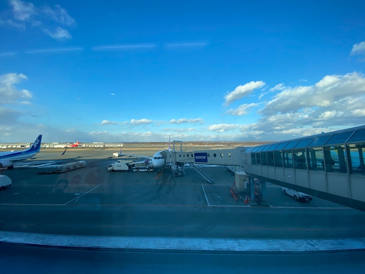 ピーチで新千歳空港到着、晴れてて積雪もなし