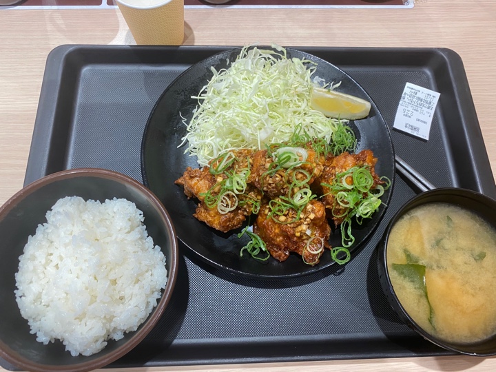 「松のや西新宿店」で油淋鶏定食