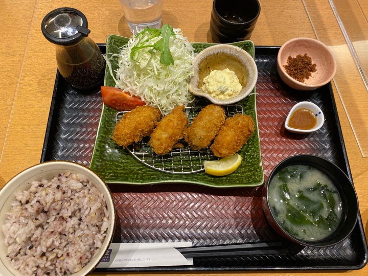 広島産かきフライ定食（4個盛り）