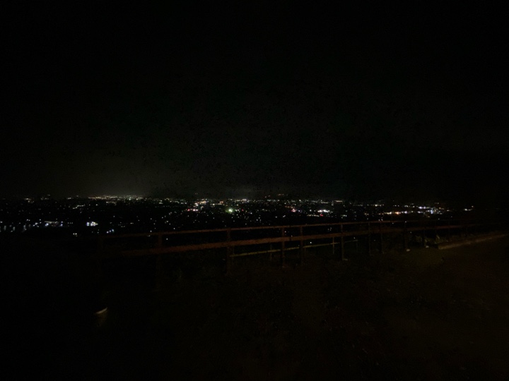 甲州市勝沼 ぶどうの丘から夜景