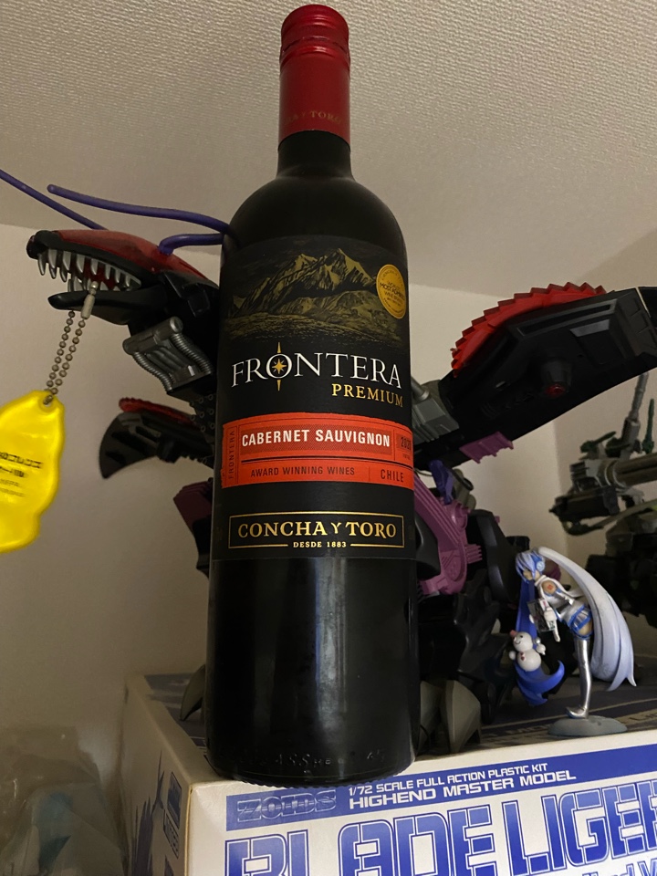 チリの赤ワイン「FRONTERA PREMIUM CABERNET SAUVIGNON（フロンテラ プレミアム カベルネ・ソーヴィニヨン）2020」