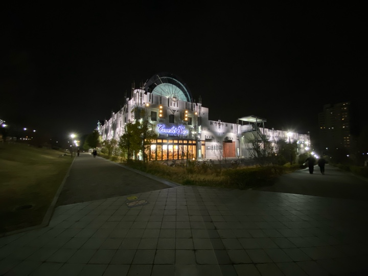 コーチャンフォーの若葉台店（東京） 店舗外観