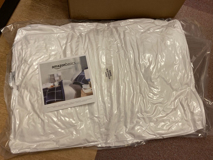 Amazonベーシック 枕 やわらかい 43×63cm 丸洗い可 抗菌加工