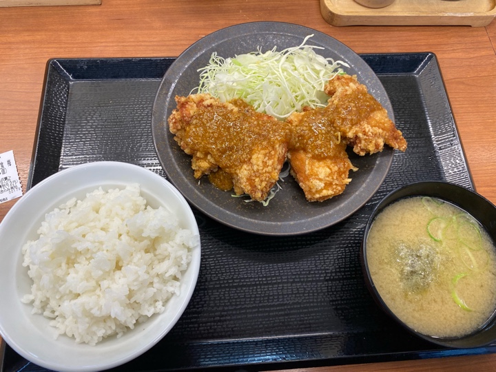 からあげ専門店 からやま 新橋店で「極ダレ定食（梅）からあげ定食」