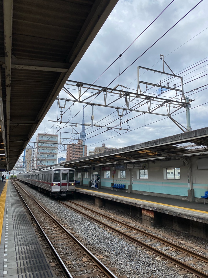 東向島駅ホームからスカイツリー