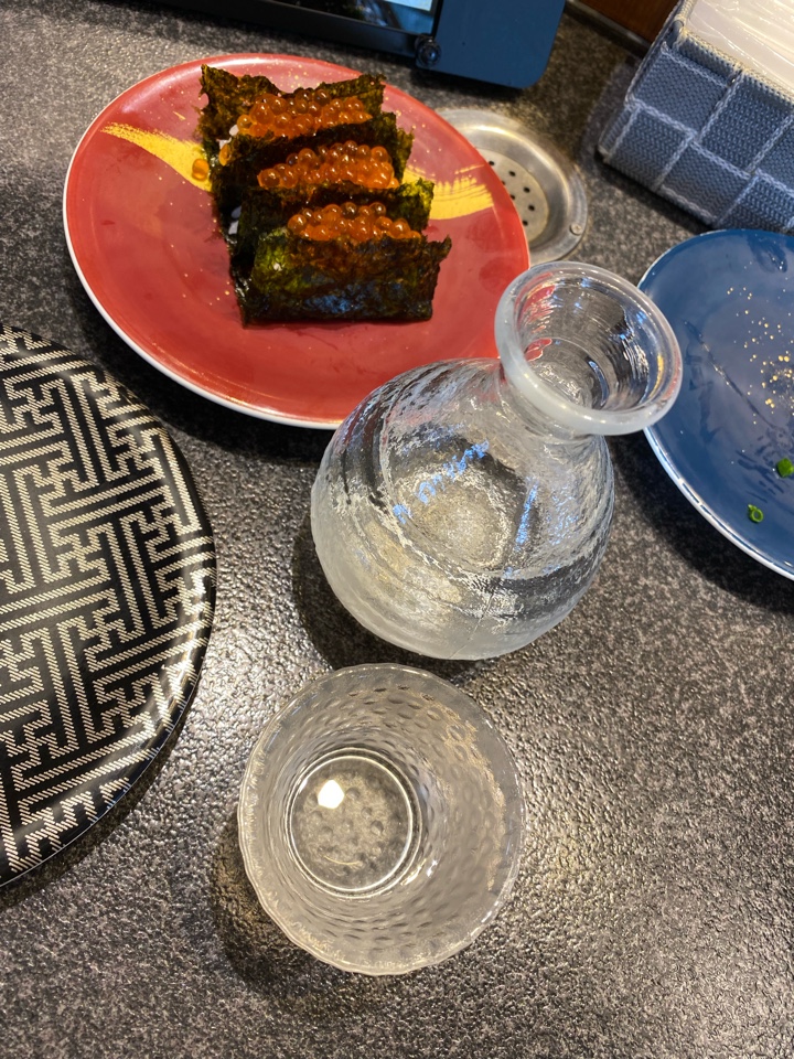 韓国海苔のおつまみいくら寿司となまら超辛（日本酒）