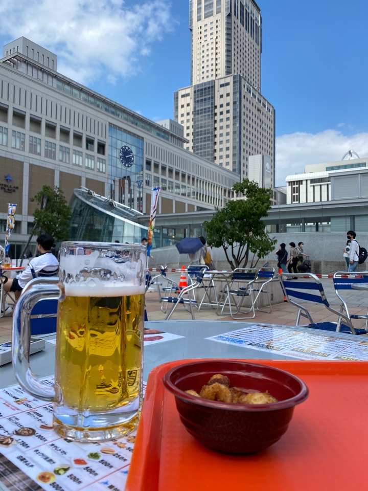 生ビール サッポロクラシックとタコ唐揚げと札幌ステラプレイスとJRタワー