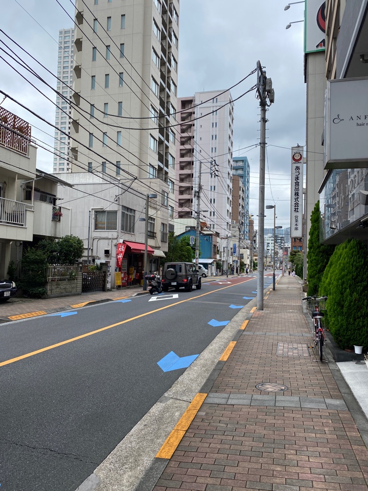 高輪三丁目バス停前