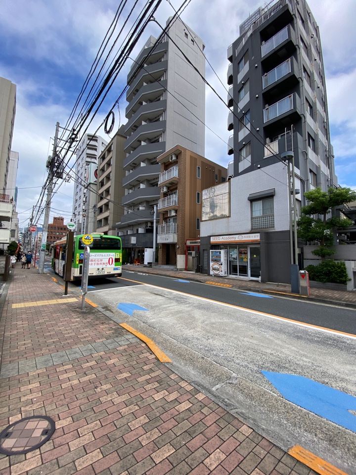 高輪三丁目バス停前