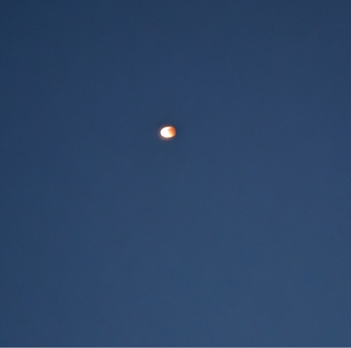 Google Pixel 5a (5G)で撮影した皆既月食