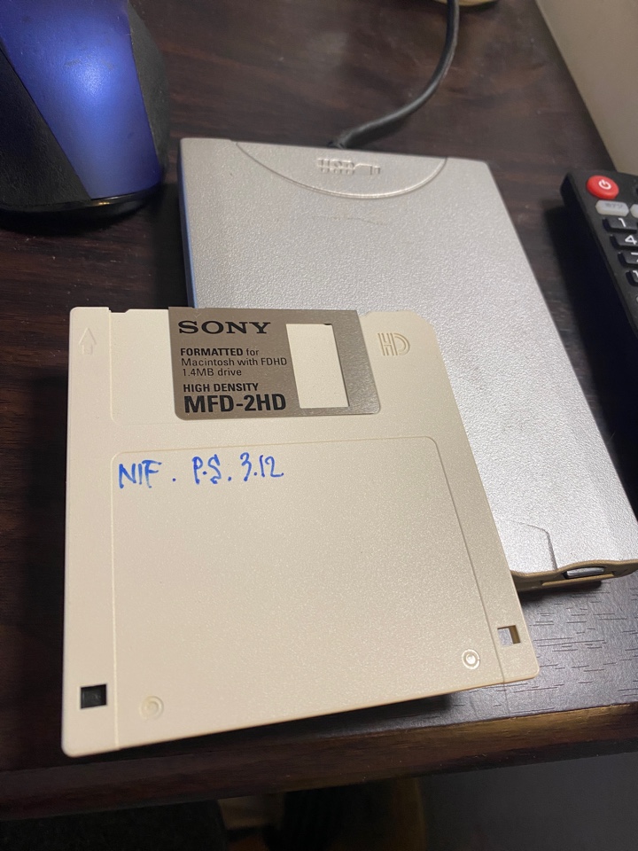 SONY フロッピーディスク（MFD-2HD）とUSBフロッピーディスクドライブ（NIF.PS.3.12）