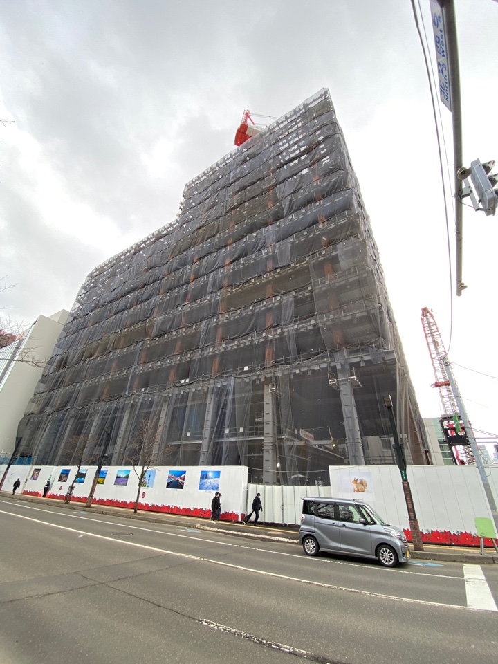 札幌市中央区北1条西5丁目の大成建設が建設中のビル、不正発覚で建て直し