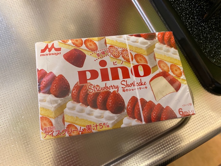森永乳業のアイス「ピノ 苺のショートケーキ（pino Strawberry Shortcake）」