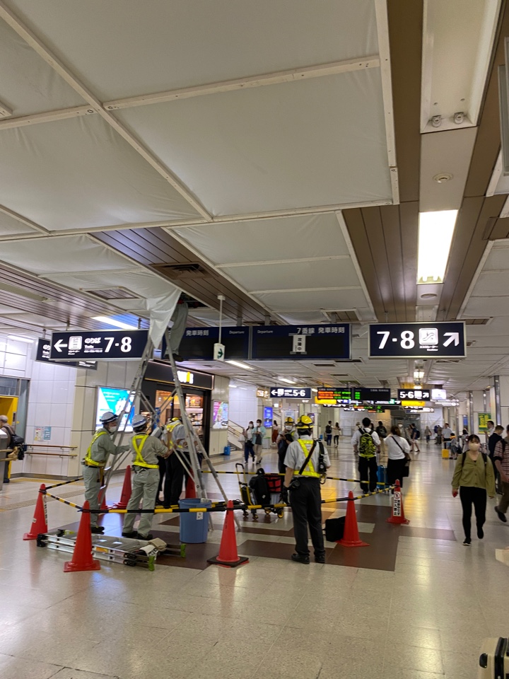 札幌駅到着、案内板工事中？
