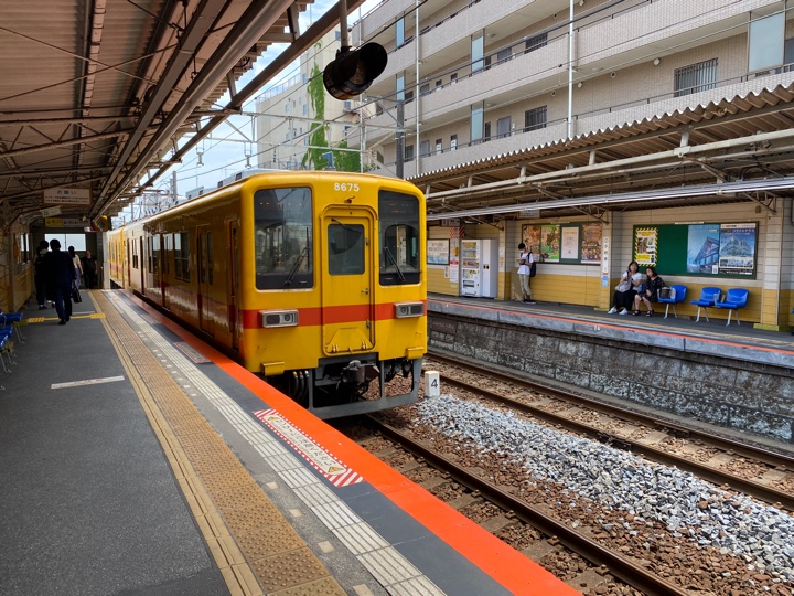 小村井駅到着（黄色い電車）